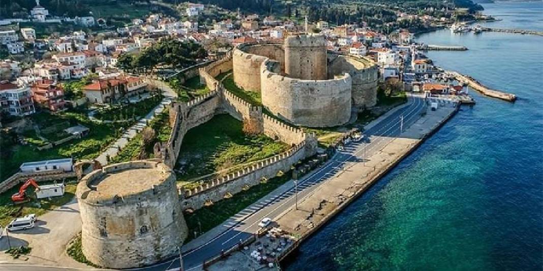 İsviçre gibi ama Türkiye’de! 64 köyü, şelalesi ve plajları göz kamaştırıyor: Gören hayran kalıyor 8